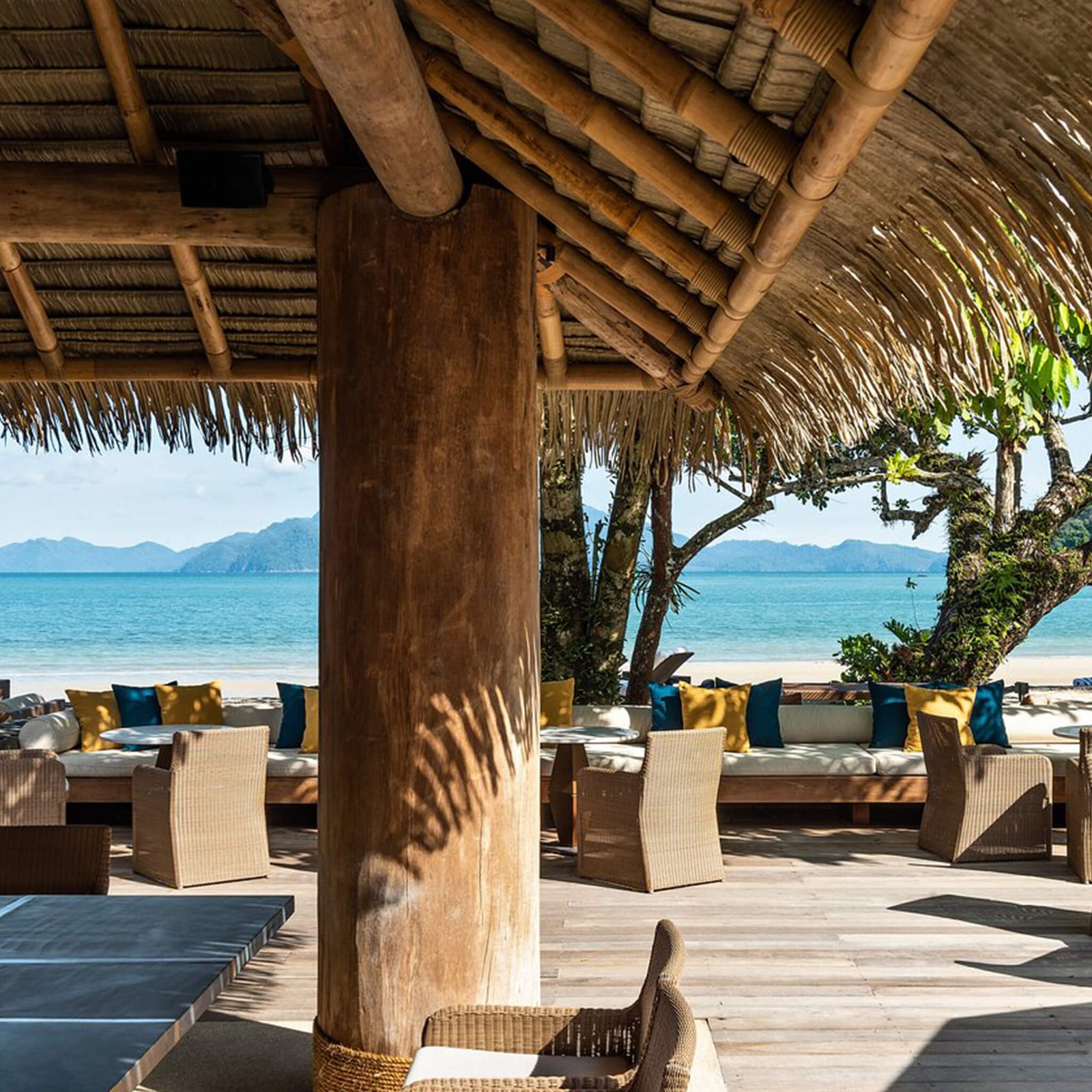 Couverture en Palmex sur le bord de la plage dans une zone détente - Boutique Palmex