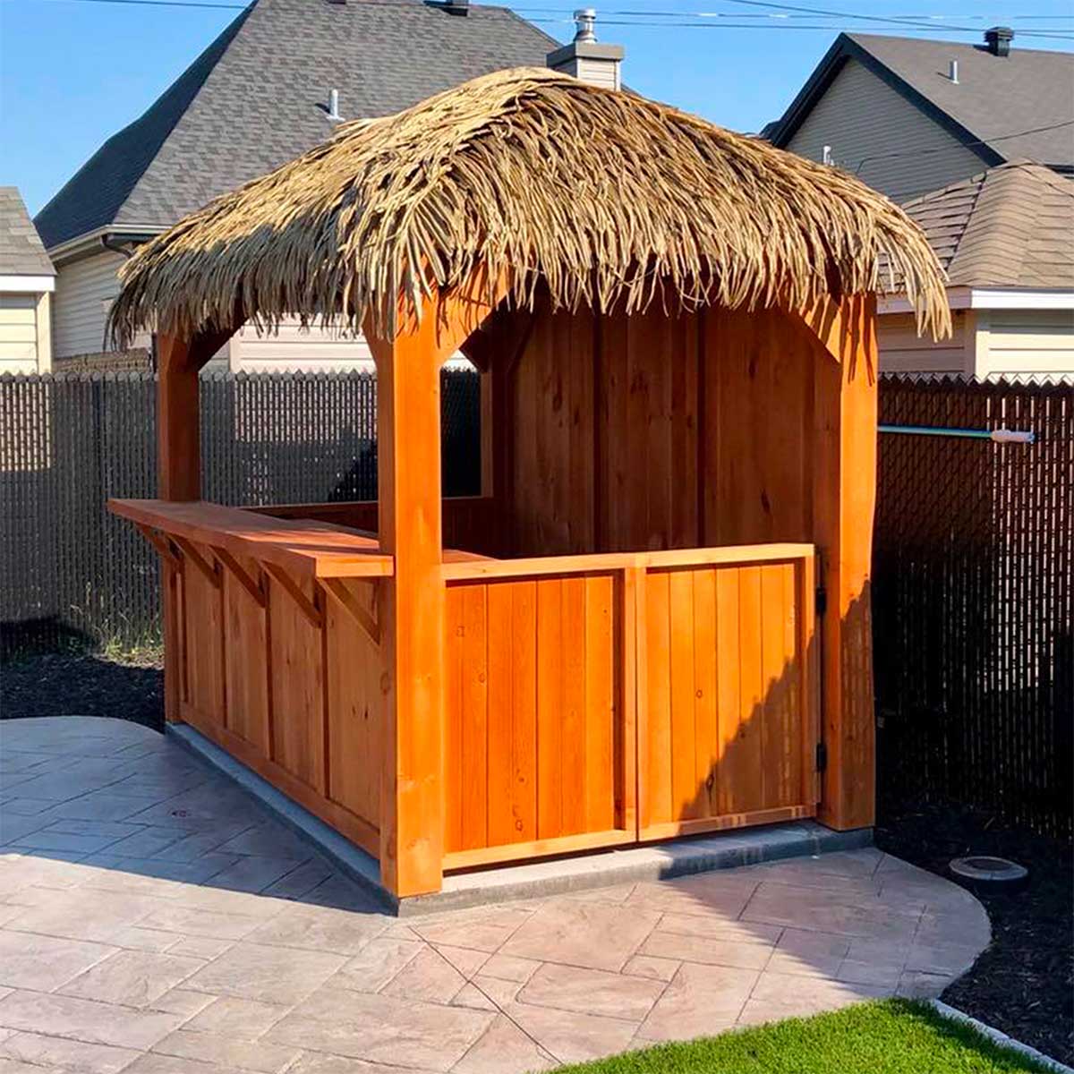 Tiki bar extérieur en bois avec une toiture en feuilles de palme synthétique Palmita - Boutique Palmex