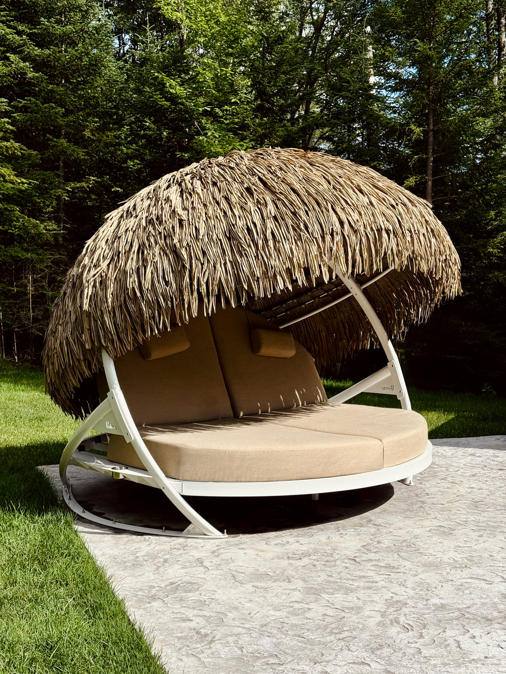 Lit de jardin luxueux